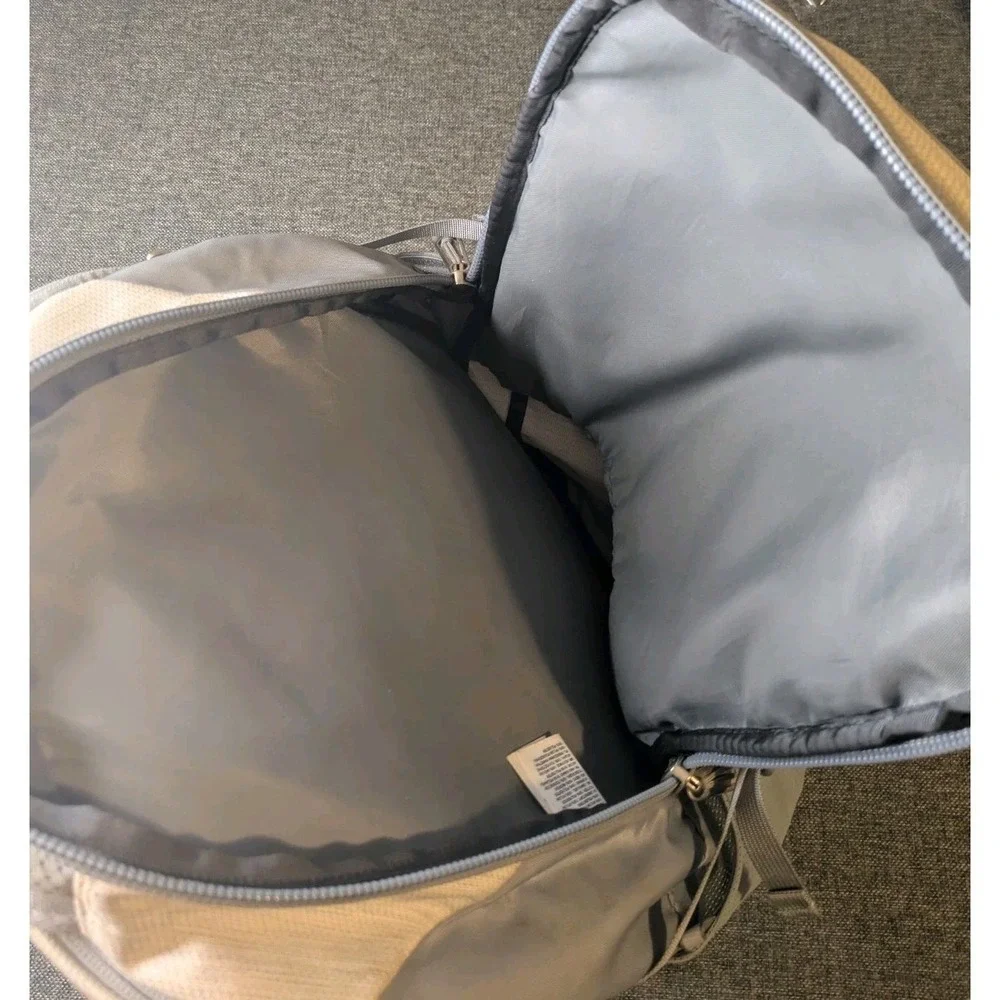 The North Face Recon Backpack White Cream Flex Vent Laptop School Travel Bag TNF